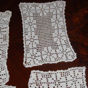 6 Vintage Lace Doilies  Off White Various Sizes  Good Preowned Condition